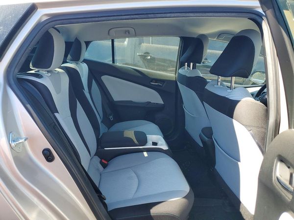 2018 TOYOTA PRIUS Plus/Premium/Advanced