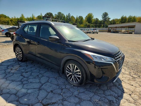 2023 NISSAN KICKS