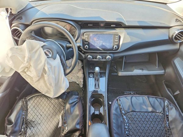 2023 NISSAN KICKS
