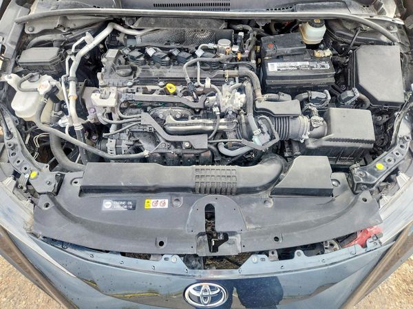 2021 TOYOTA COROLLA SE, CVT — Engine bay