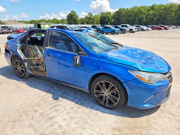 2016 TOYOTA CAMRY
