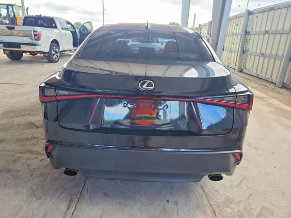 2021 LEXUS IS
