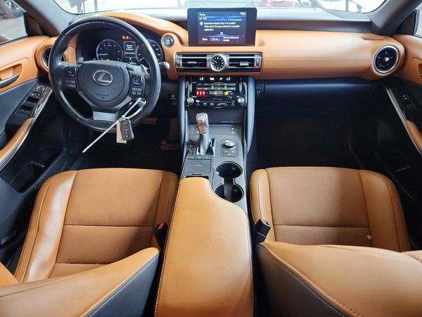 2021 LEXUS IS