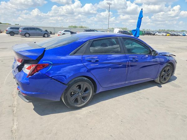 2022 HYUNDAI ELANTRA