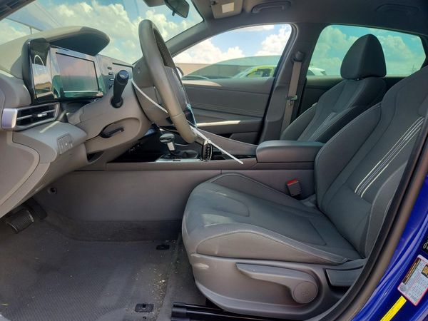 2022 HYUNDAI ELANTRA