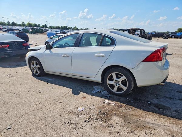 2013 VOLVO S60