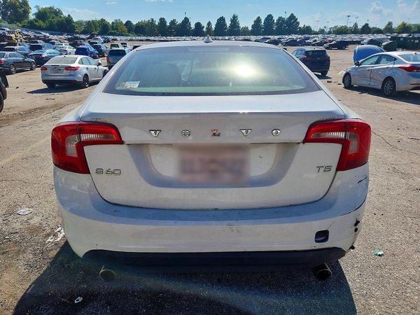 2013 VOLVO S60