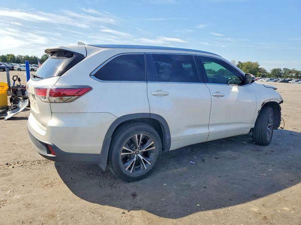 2016 TOYOTA HIGHLANDER