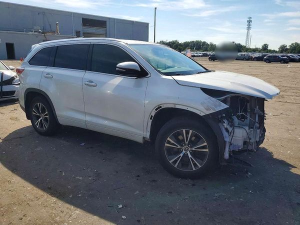 2016 TOYOTA HIGHLANDER
