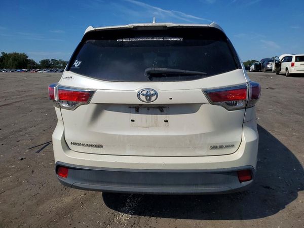 2016 TOYOTA HIGHLANDER