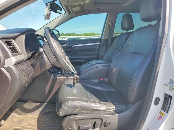 2016 TOYOTA HIGHLANDER