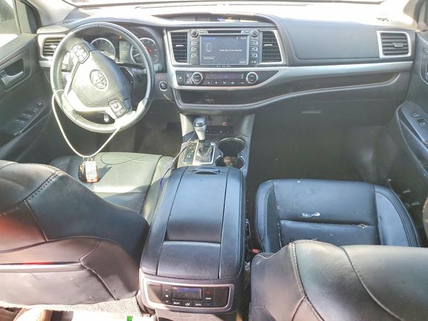 2016 TOYOTA HIGHLANDER