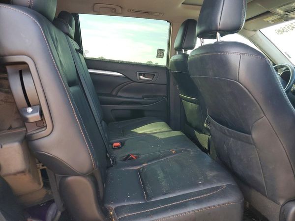 2016 TOYOTA HIGHLANDER