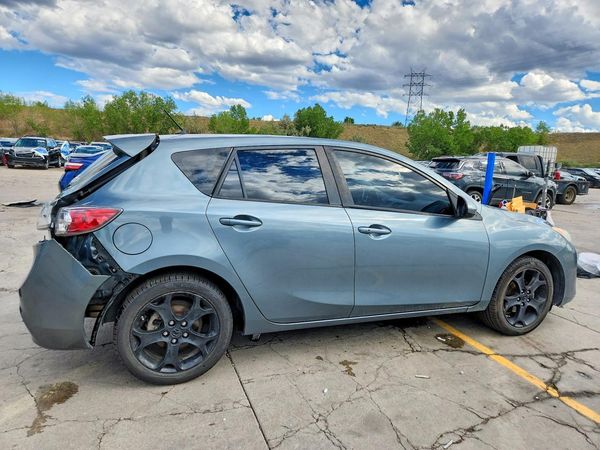 2013 MAZDA 3 Touring/GS