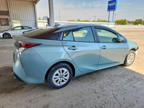 2016 TOYOTA PRIUS One/Two