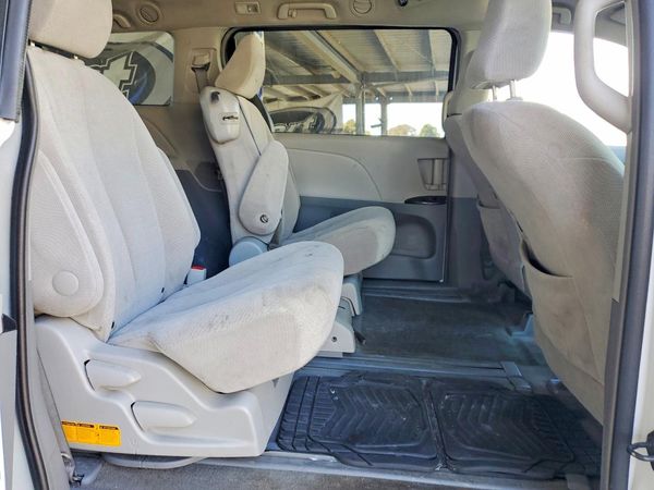 2012 TOYOTA SIENNA