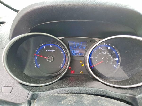 2014 HYUNDAI TUCSON GLS (Middle Level)