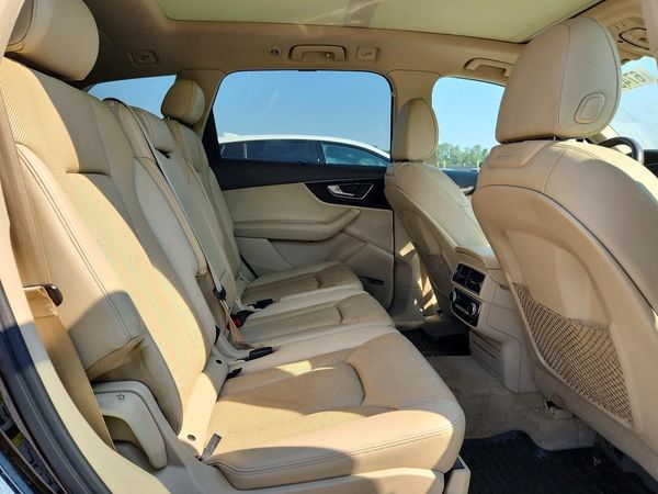 2017 AUDI Q7 quattro Prestige