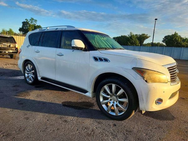 2013 INFINITI QX56 — Passenger 3/4