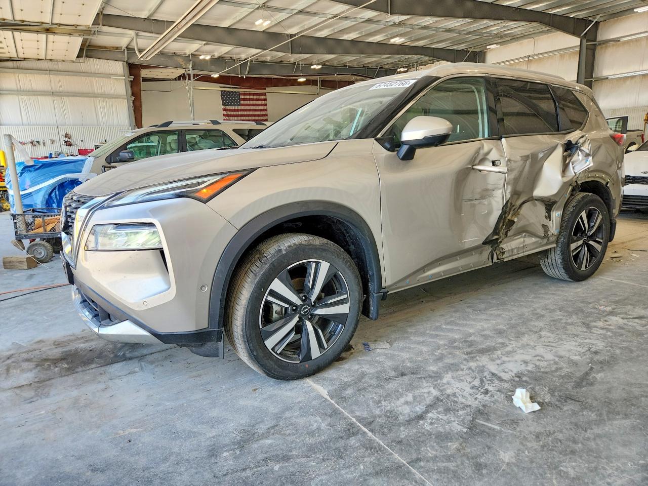 2023 NISSAN ROGUE PLATINUM — Front 3/4