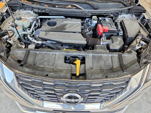 2023 NISSAN ROGUE PLATINUM — Engine bay