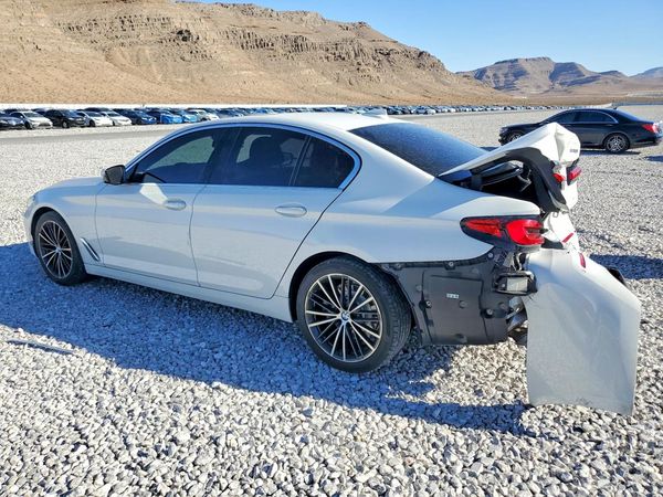 2021 BMW 530