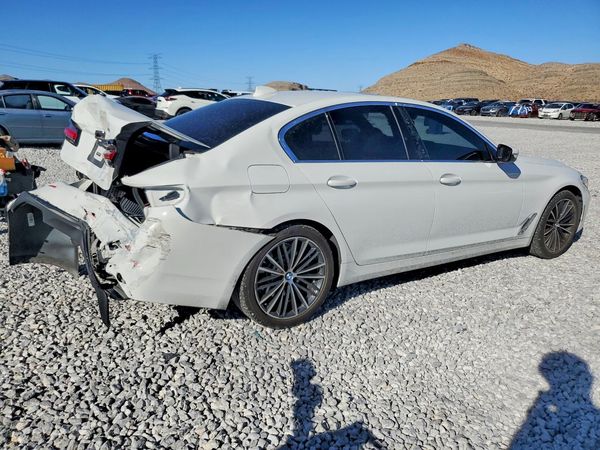 2021 BMW 530