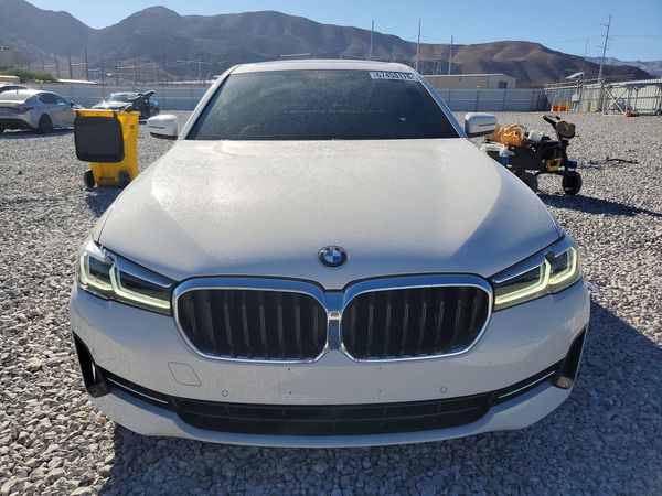 2021 BMW 530