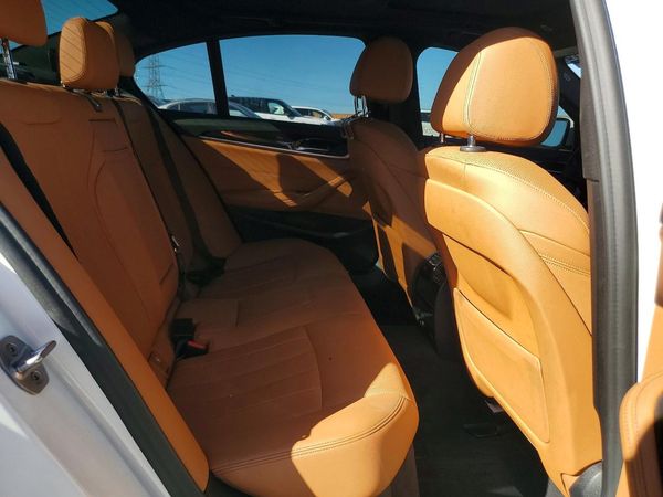 2021 BMW 530