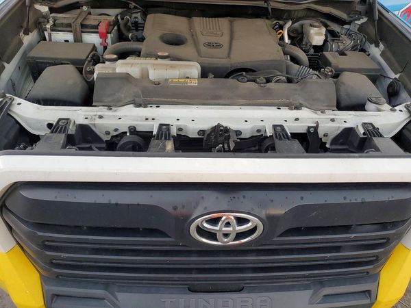 2022 TOYOTA TUNDRA SR5 — Engine bay
