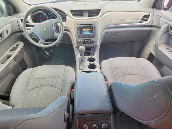 2013 CHEVROLET TRAVERSE LS