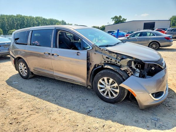 2018 CHRYSLER PACIFICA