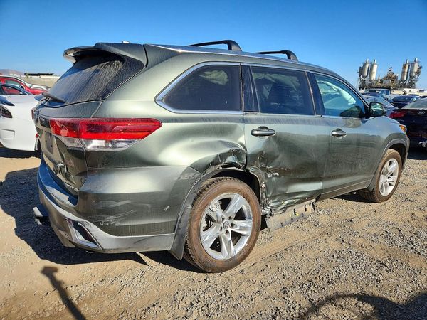 2017 TOYOTA HIGHLANDER