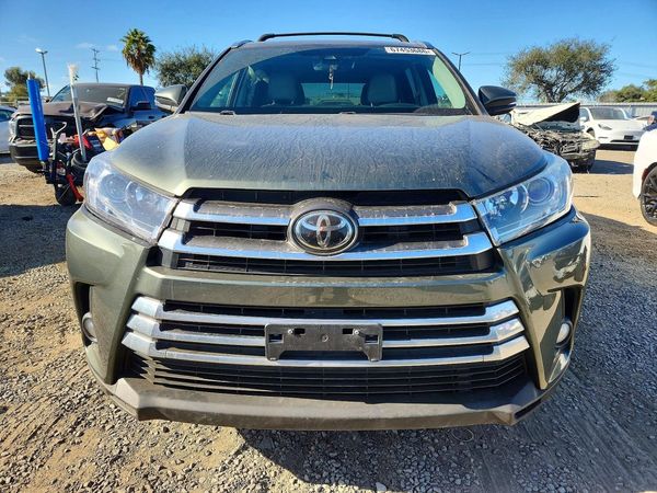 2017 TOYOTA HIGHLANDER