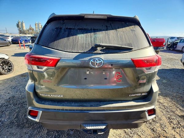 2017 TOYOTA HIGHLANDER