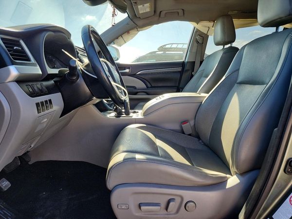 2017 TOYOTA HIGHLANDER