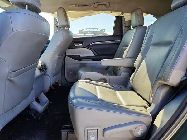 2017 TOYOTA HIGHLANDER