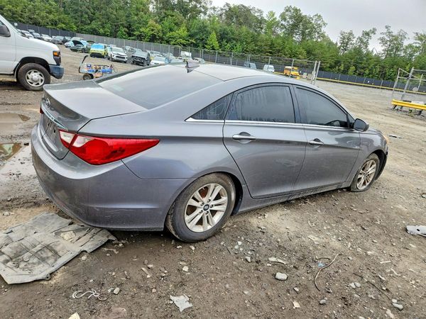 2013 HYUNDAI SONATA GLS/ GLS Popular