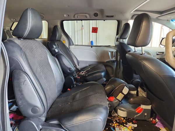 2013 TOYOTA SIENNA