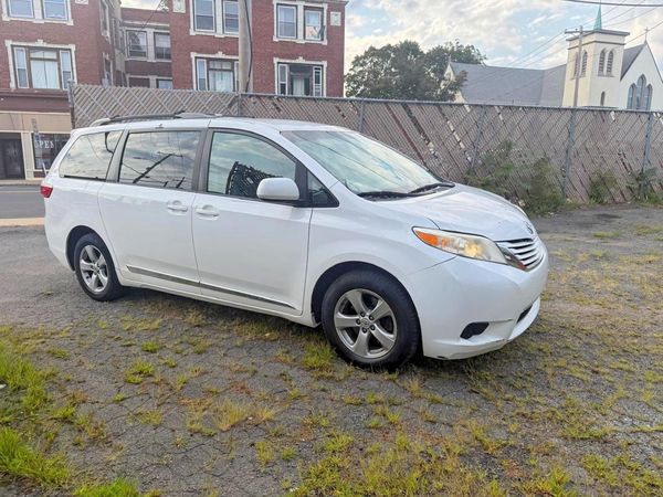 2015 TOYOTA SIENNA