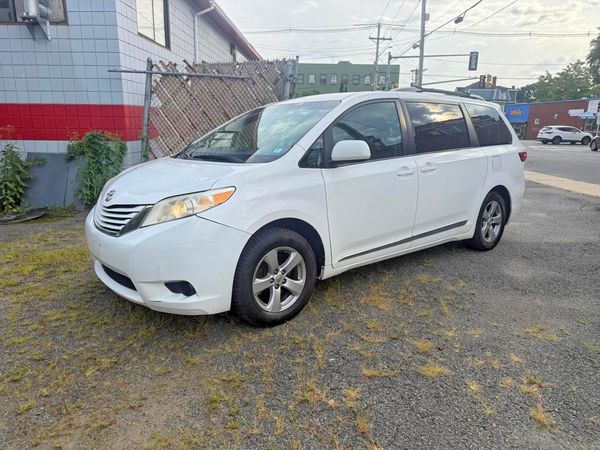 2015 TOYOTA SIENNA