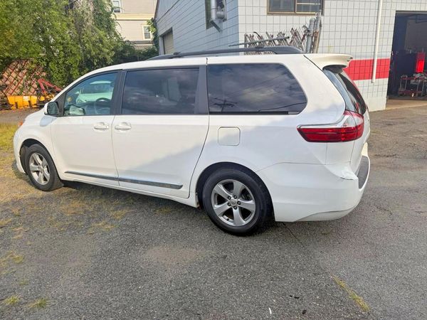 2015 TOYOTA SIENNA