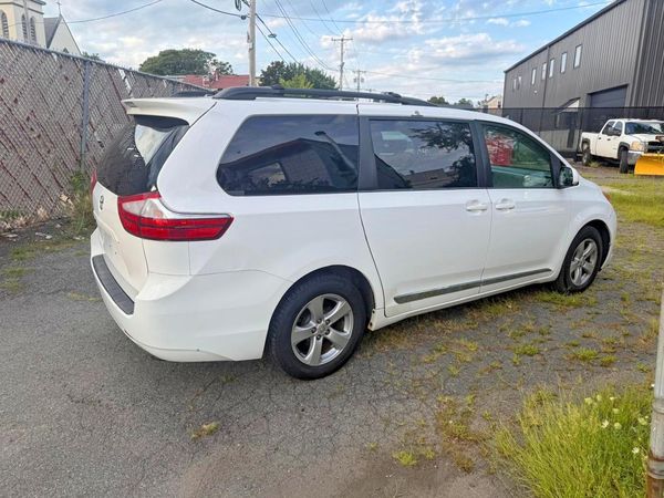 2015 TOYOTA SIENNA