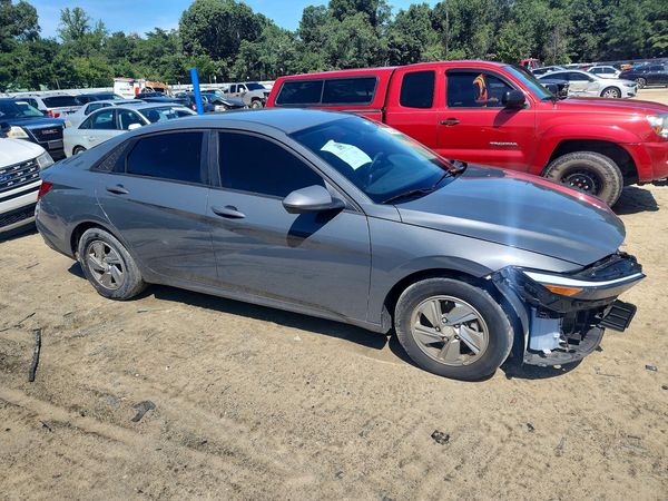 2024 HYUNDAI ELANTRA