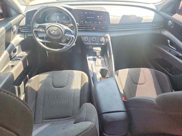 2024 HYUNDAI ELANTRA
