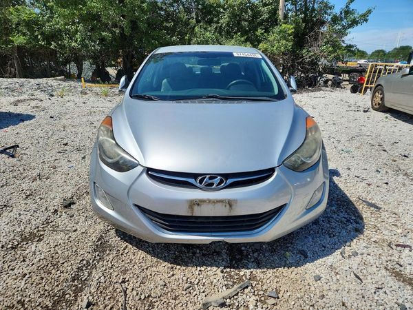 2013 HYUNDAI ELANTRA