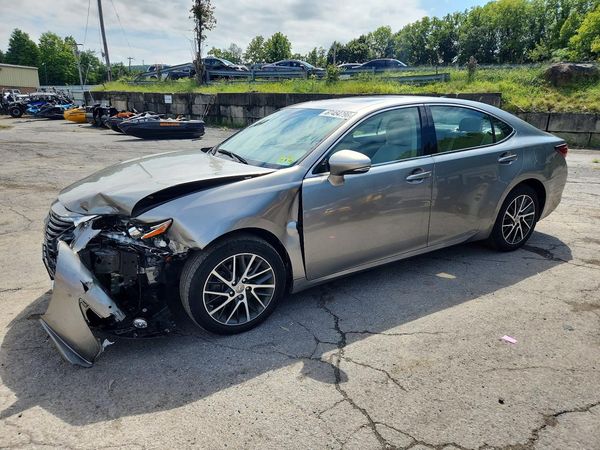 2017 LEXUS ES