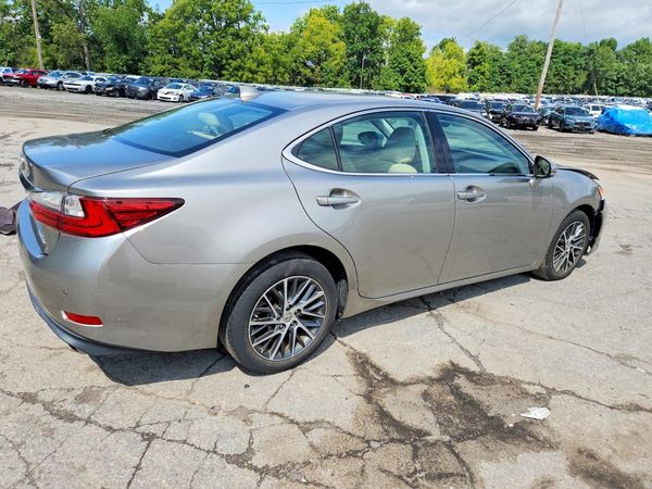 2017 LEXUS ES