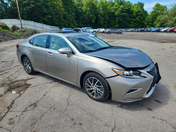 2017 LEXUS ES