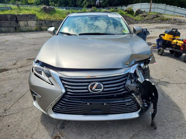 2017 LEXUS ES